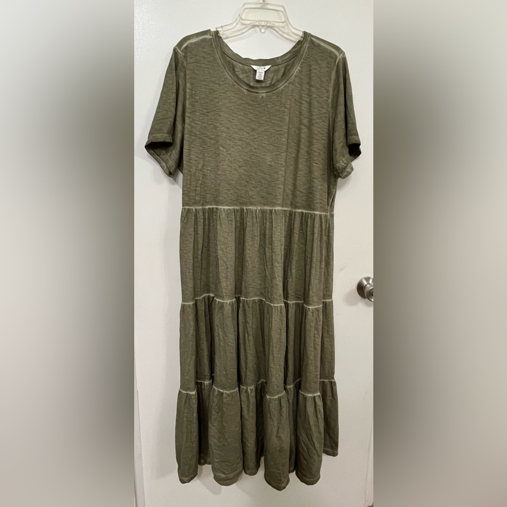 intro Olive Green Tiered Short-Sleeve Dress, size 2X
